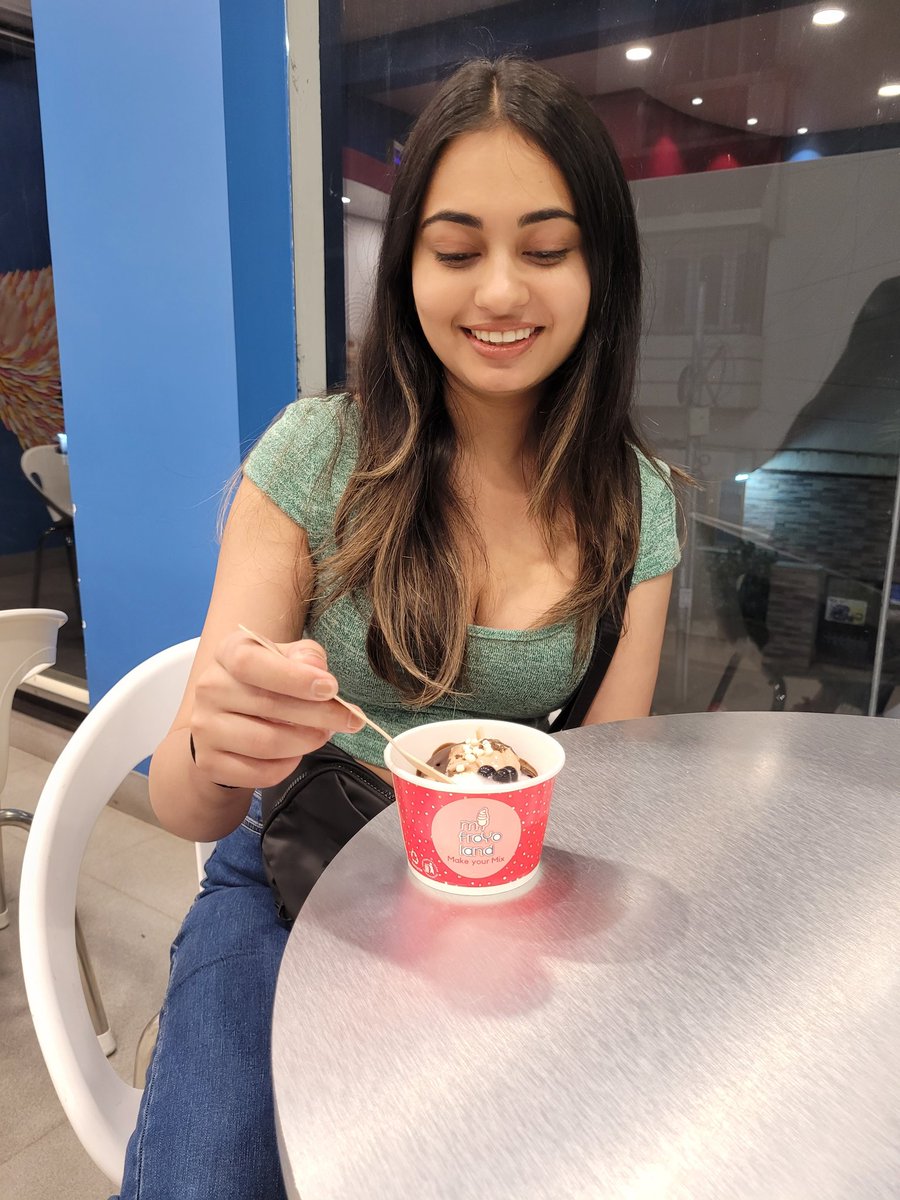 Prerna555's tweet photo. Can have froyo everyday https://t.co/I6dEiLt02s