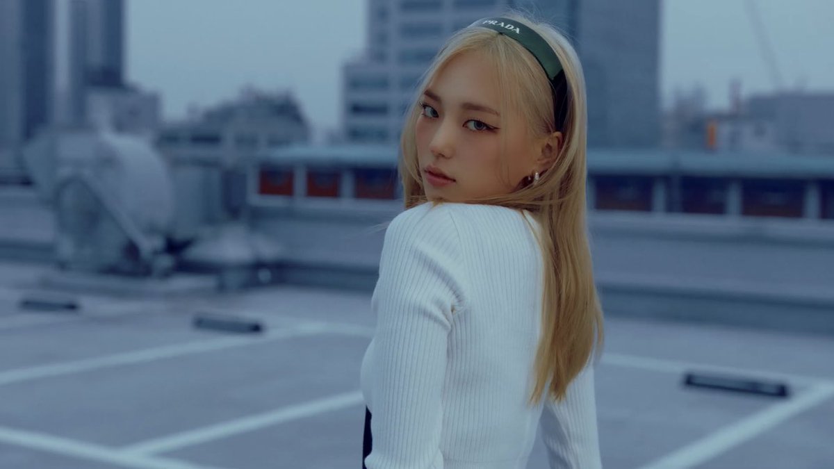 LOOKSCLC's tweet photo. YEEUN SOLO DEBUT

#CHERRYCOKE #YEEUN
#THE_BEGINNING #장예은
@superbellcom #CLC https://t.co/VrtsmAD13n