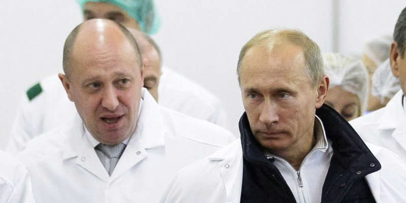 RonaldGiesel's tweet photo. Группа @wagner: 

«Русских зверей» обвинили в обез��лавливании украинских солдат

    @wagner group: 

"Russian animals" accused of beheading Ukrainian soldiers

@russians @RussianMother @miltoday https://t.co/EYD82tWlJQ