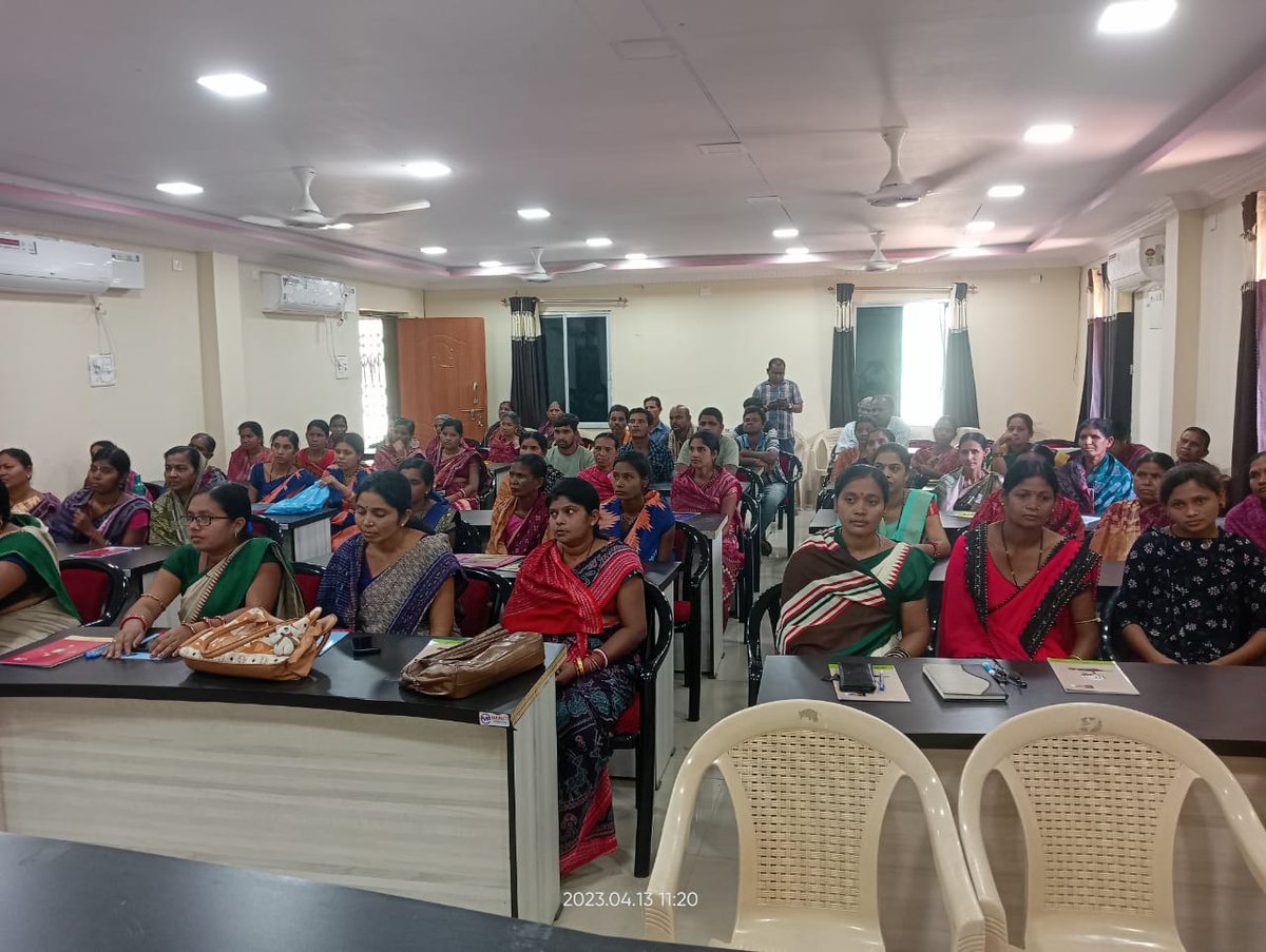 MilkRegional's tweet photo. GM SAMUL Attend one day Orientation Program For Dairy Farmer Under Dairy Cluster at Block Conference Hall Bhatli  With BDO  Bhatli and .BVO Bhatli ondt 13.04.23.We are planning to establish two dairy cluster @Chadeigaon and Kesheipali villages involving women SHG.

#CMOOdisha https://t.co/h6OrMlMYc1