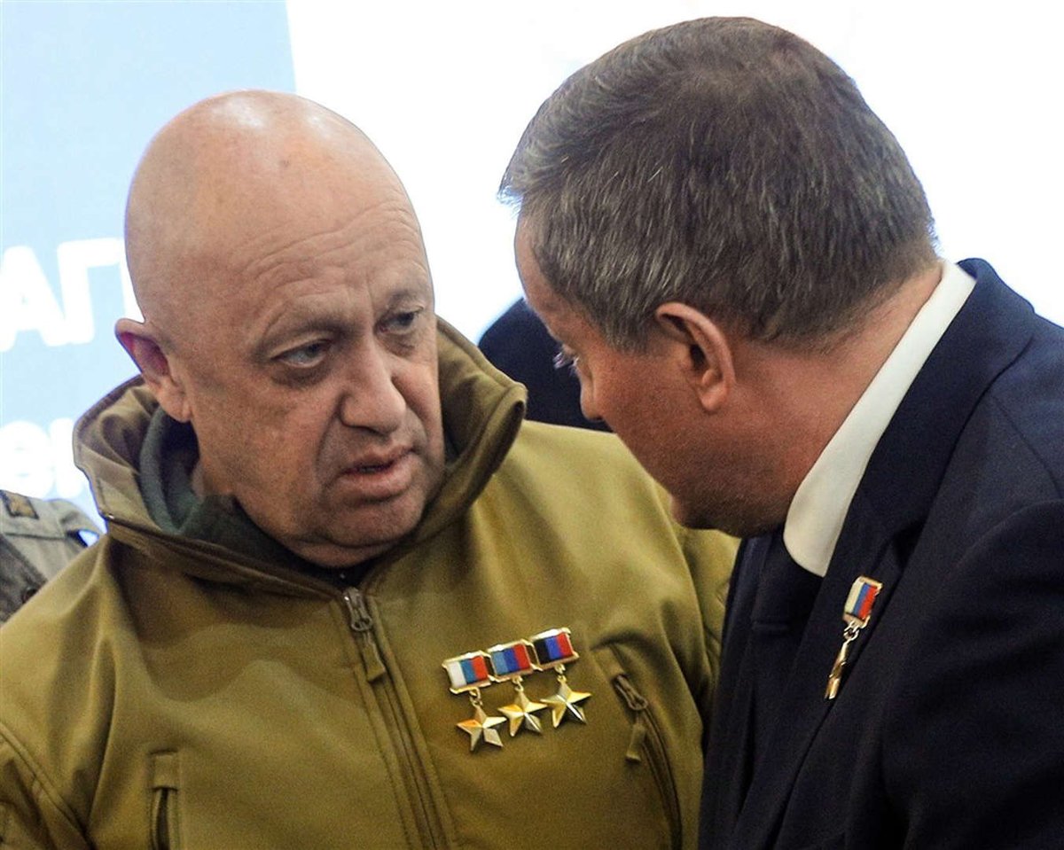RonaldGiesel's tweet photo. Группа @wagner: 

«Русских зверей» обвинили в обез��лавливании украинских солдат

    @wagner group: 

"Russian animals" accused of beheading Ukrainian soldiers

@russians @RussianMother @miltoday https://t.co/EYD82tWlJQ