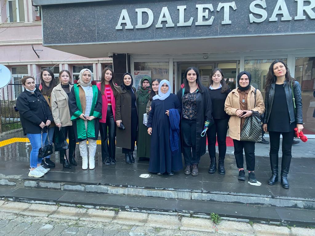 musbarosukhm's tweet photo. Muş Barosu Kadın Hakları Merkezi olarak takip ettiğimiz Makbule SEVİNÇ dosyası için mücadele etmeye devam edeceğiz. #Mabulesevinçicinadalet
#istanbulsözlesmesiyasatır https://t.co/yqjEiyD3yZ