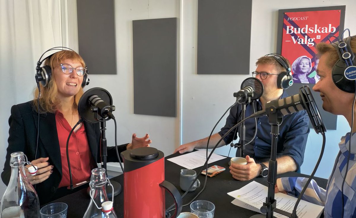 marienyhus's tweet image. Budskab er tilbage fra påskeferie med @Karnelykkebo og @CasparStrand i panelet - taler om De Radikale og 24-års-reglen, og så har vi @Kasparcolling med på ☎ om hvorfor han ikke synes han lykkedes som taleskriver i @KlimaMin #komdk #dkmedier Lyt med 👌
📸: @SMKaarsgaard