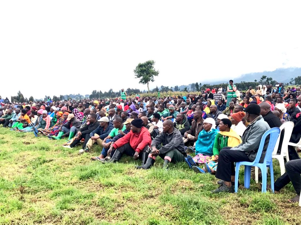 RubavuDistrict's tweet photo. #Kwibuka29: Muri aka kanya, mu murenge wa #Bugeshi /Station RAB- TAMIRA ex: ISAR harimo kubera igikorwa cyo gusoza icyumweru cy'icyunamo, Umuhango witabiriwe n'Ubuyobozi mu nzego zitandukanye, Abafatanyabikorwa.
@Ibuka_Rwanda
@GAERGRwanda @Unity_MemoryRw @kambogo1 https://t.co/Te1h50GicS