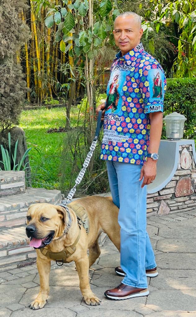 jean_kasumpa's tweet photo. #RDC : "LA LOI MILOU"
Les chiens et les chats sont sur le point de disparaître. Protégeons cette espèce d'animale, qui sert de fidèle compagnon à l'homme.
Merci Honorable BORIS MBUKU de frapper là où ça fait mal et nous espérons que les talibans vont réclamer aussi le #ciseau. https://t.co/I4XryQnrvp