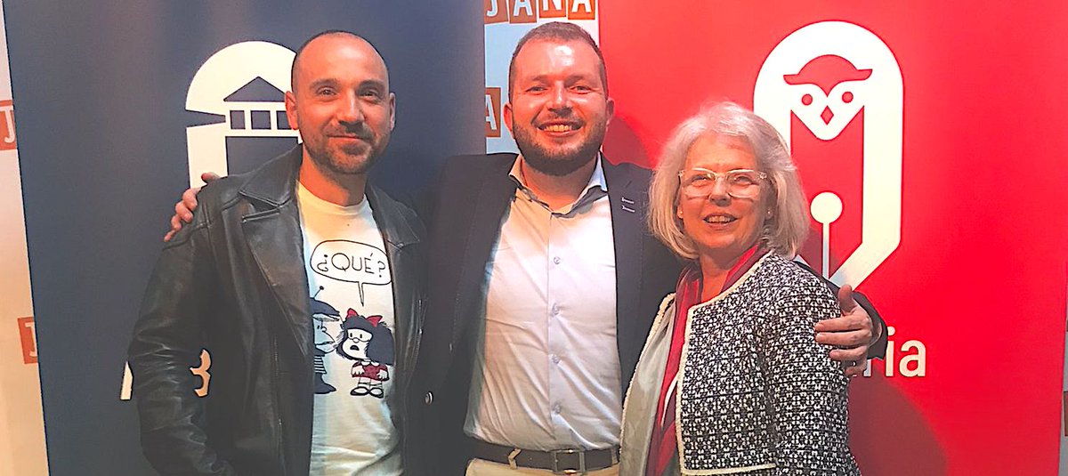 f_aprender's tweet photo. Acompañamos a @JaviDemos en la presentación de Lecturia, editorial que publica libros adaptados a #LecturaFácil; y de Albo&amp;Zarco, dedicada a "rescatar novelas históricas, de misterio y fantasía que llenaban las estanterías de nuestros padres y abuelos".
https://t.co/0qu72JKDeg https://t.co/Po0gnAabJr
