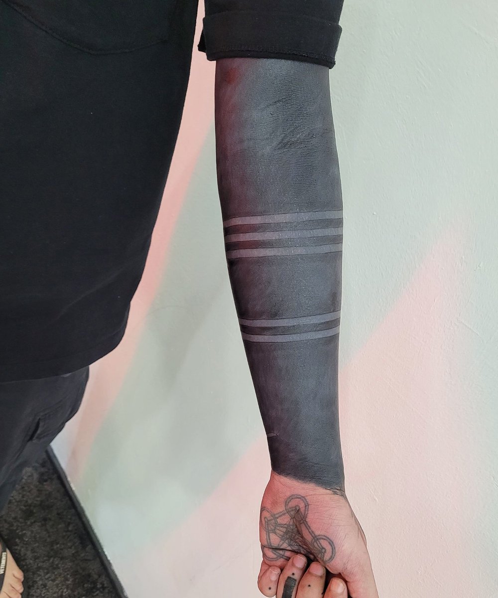 BRTattooStudio's tweet photo. Hi!
Are there any black work fans here? Today our tattoo artist made this sleeve for a man, we think it's beautiful. Such hard work and so beautiful. What do you think?
#tattooideas #tattoodesign #work #blackwork #tattoohand #ink #inkswell #tattooart #tattooartist #blacktattoo https://t.co/Yx64yGN80j
