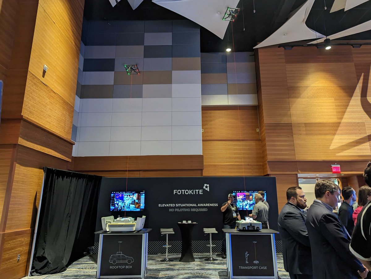 Fotokite_'s tweet photo. Our partner @axon_enterprise is hosting the #AxonAccelerate public safety tech conference from Apr 11-14, and we're thrilled to showcase the #Fotokite. Our new camera capabilities, including zoom and radiometric thermal, enhance situational awareness on scene. Come visit our booth! https://t.co/jUV2IboLbK