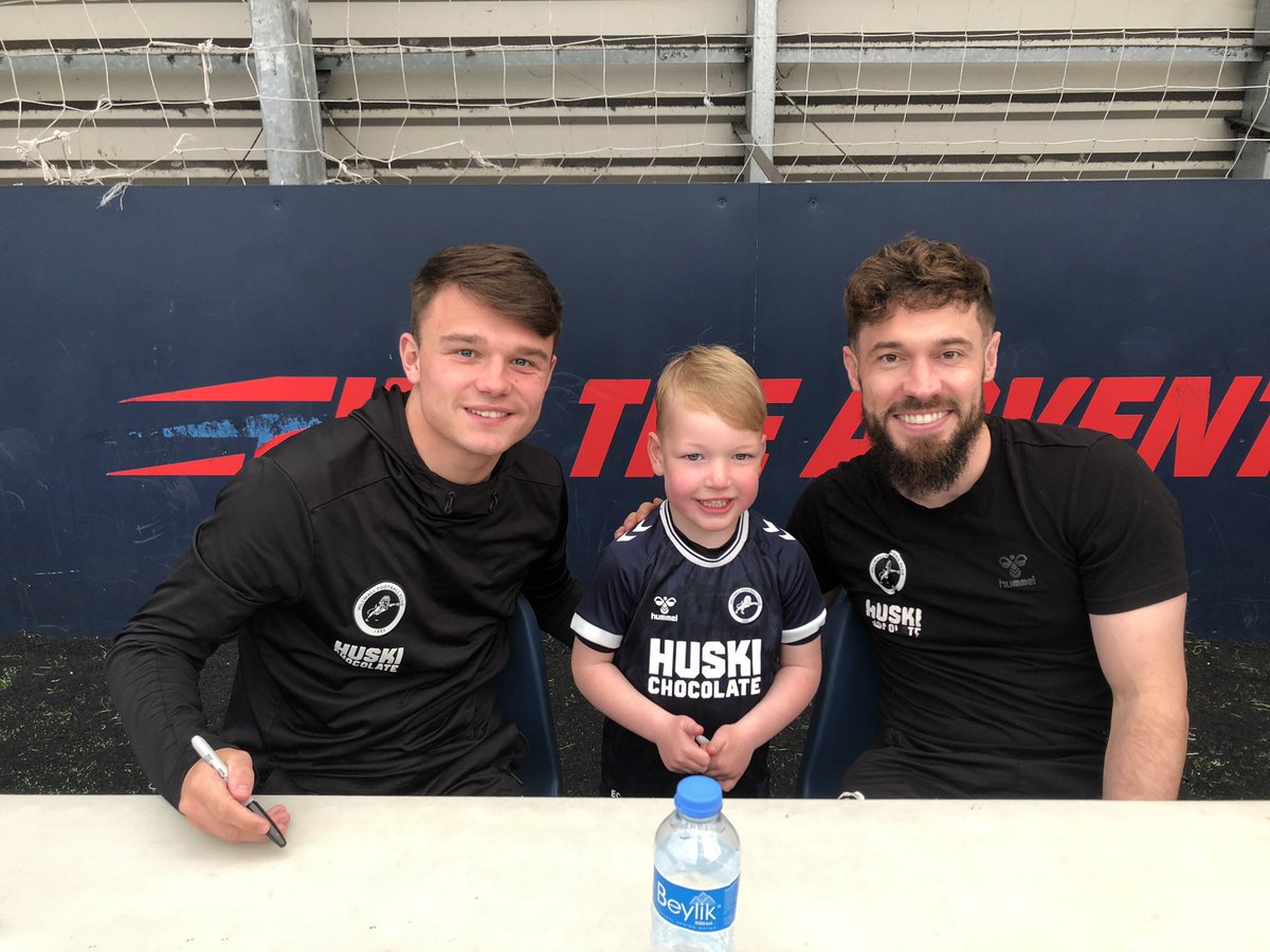 jen_guest's tweet photo. Great afternoon yesterday, thank you! @MillwallFC @zampathelion @tombradshaw92 @DannyMcNamara32 @GeorgeSav_ @jamieshackk @GeorgeEvans70 https://t.co/GrYPmzrIVF