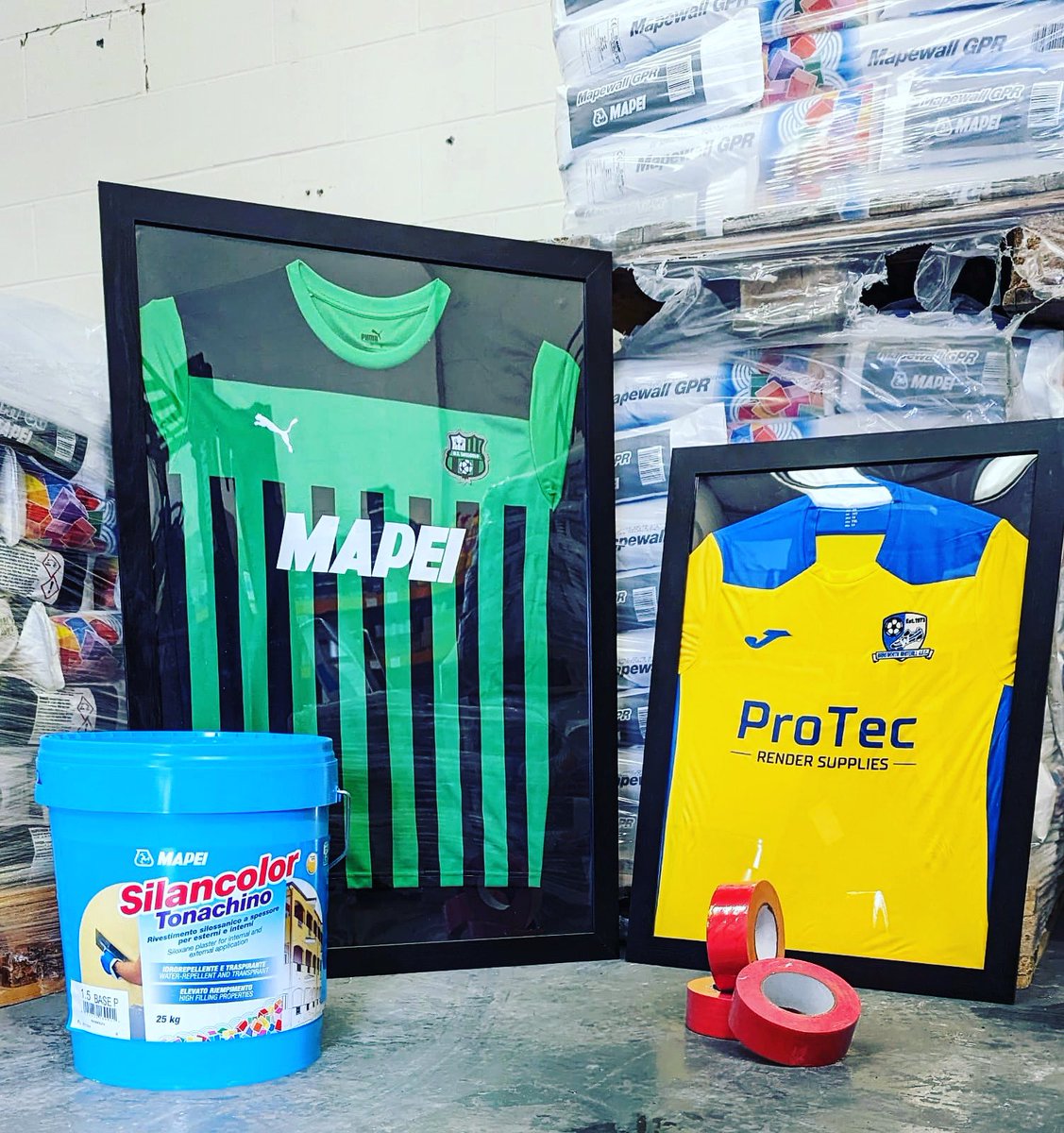 ProTecRender's tweet photo. The massive @bwjfc_u12s alongside @SassuoloUS up in the office. @MapeiUKLtd @RefinaLtd @Sheffieldis @SheffBusiness @ShefBiztogether @promderby2 @derbyshireprom1 @Barnsley_UK @Teamgrassroots_ https://t.co/fT0A3Aur5r
