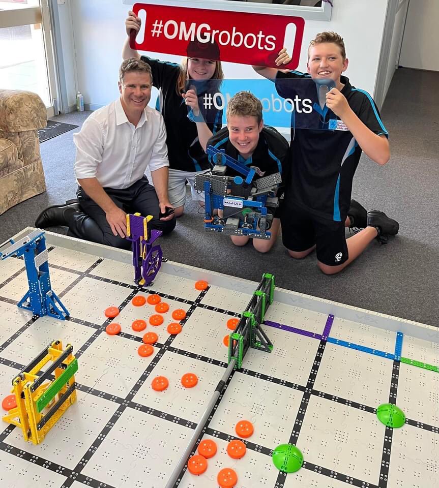 mareetimms's tweet photo. Some GREAT PRIZES something for everyone especially #Albury #Wodonga #Wangaratta #NEVic all towns in between. Support these wonderful young lads on their way to #VEXworlds in Dallas TX. @VEXRobotics
Only one week to go before the raffle is draw.
https://t.co/xcs5sr6NWY https://t.co/3NRVRRFf1I