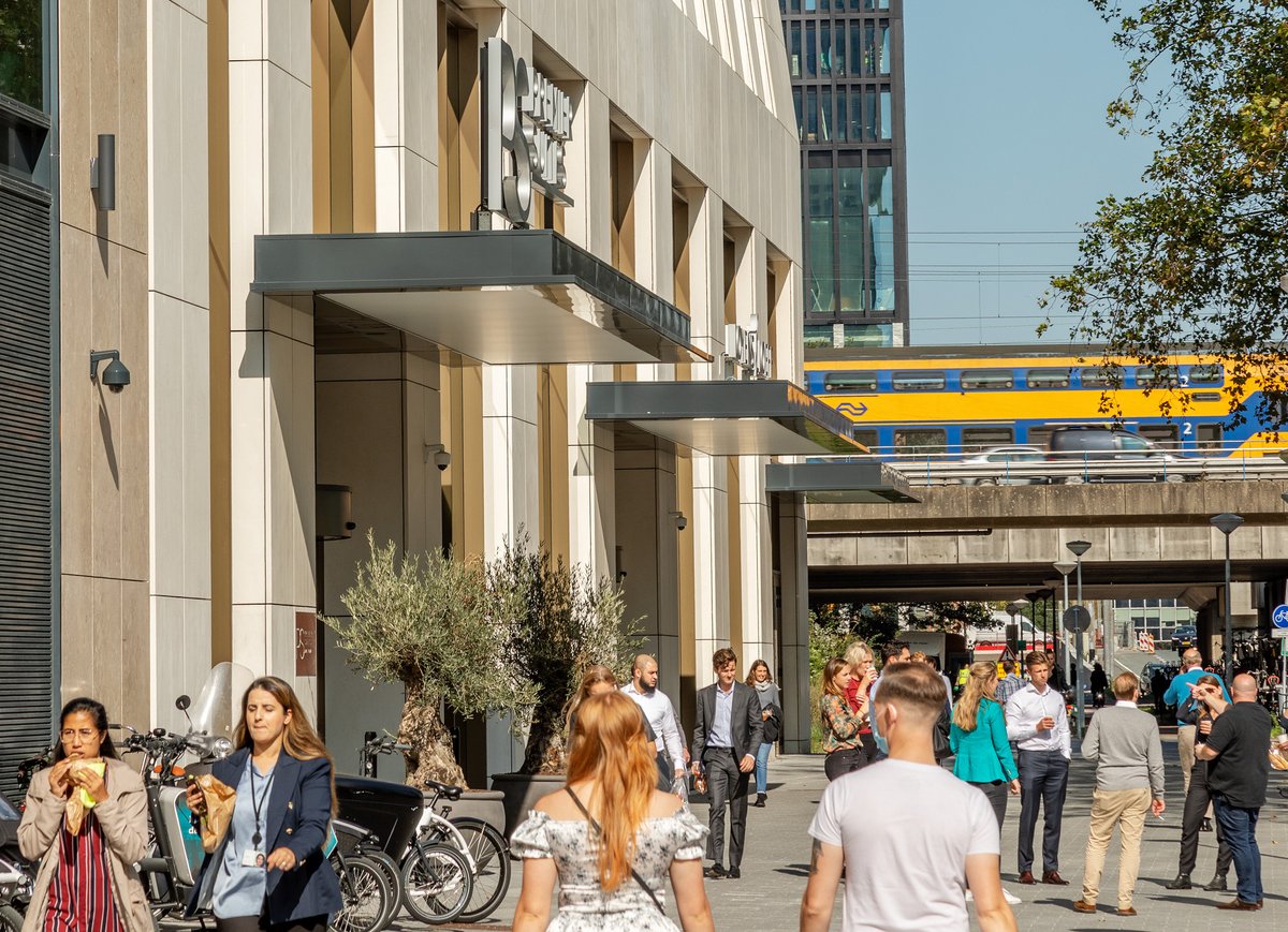 The funds and mandates managed by Bouwinvest delivered a marginally positive average return on invested capital over its total €15.9 billion AUM in global real estate last year, despite the turmoil on the markets. For the full report➡️bit.ly/3L5XJ4l