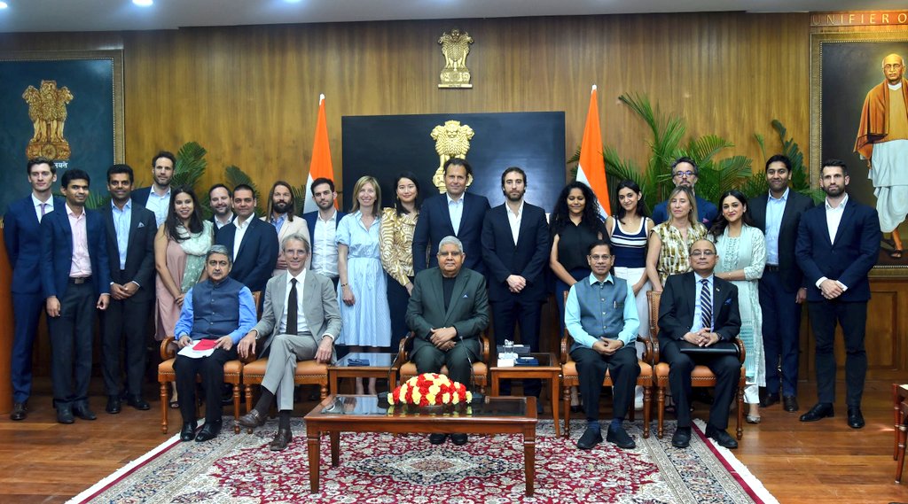 Hon'ble Vice President, Shri Jagdeep Dhankhar interacted with a delegation of Young Leaders from the France India Foundation at Upa Rashtrapati Nivas today. 

<a href="/MEAIndia/">Randhir Jaiswal</a> <a href="/FranceinIndia/">French Embassy in India 🇫🇷🇪🇺</a>