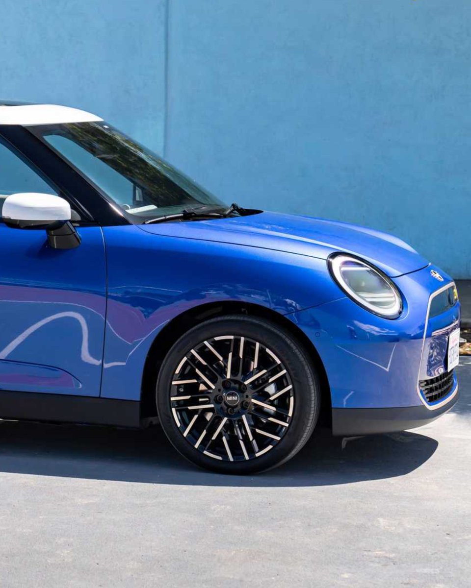 CarWale's tweet photo. #MiniCooper has revealed a handful of new images of the new 2024 #MiniCooperEV!
#MiniCooperEV #MiniIndia #EV #ElectricVehicle #CWPhotos https://t.co/iflqshWPIS