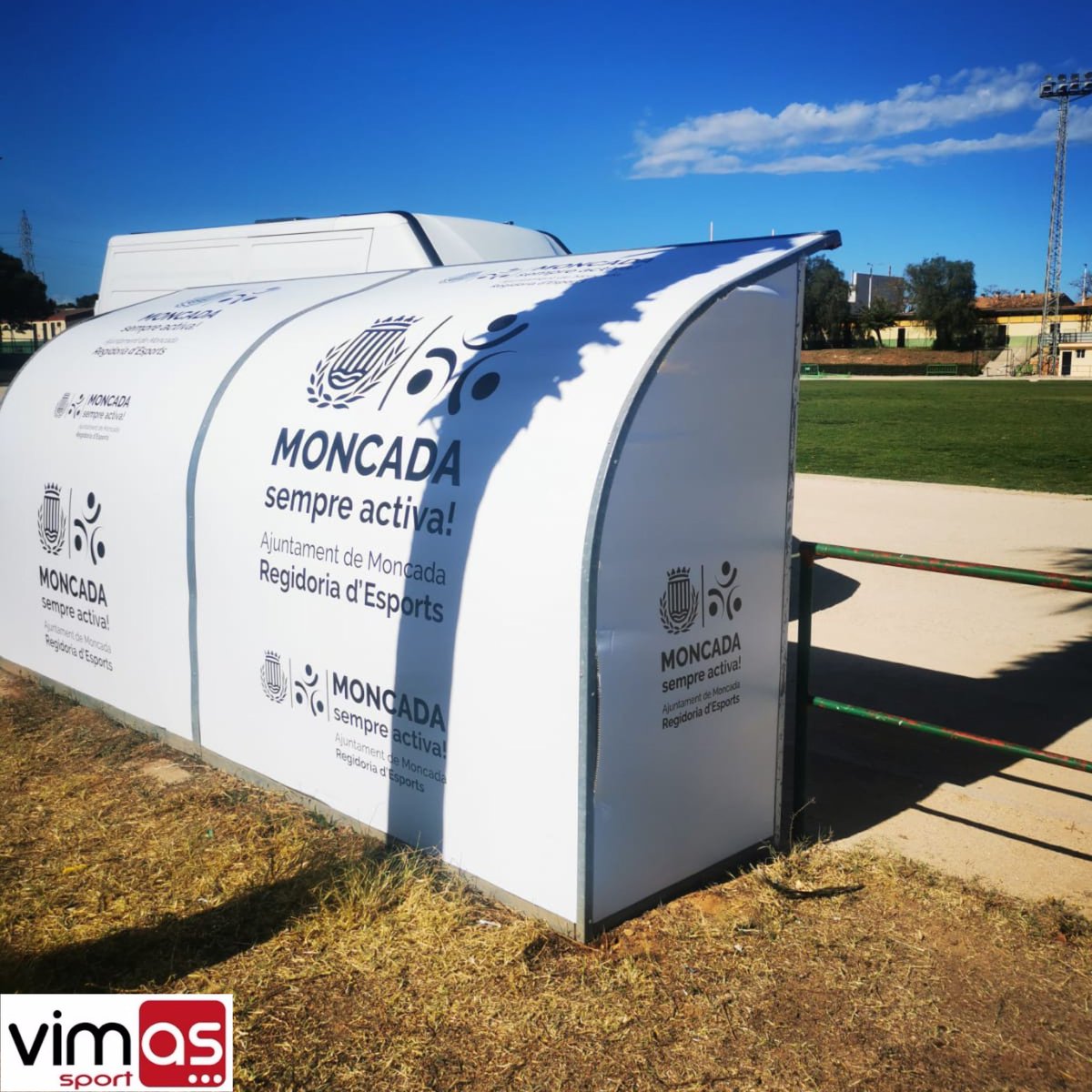 vimassport's tweet photo. Nueva Instalación🛠️ 🔩de vinilos polimerícos  personalizados, para el Ayuntamiento de Moncada🫡🥇Renueva tus instalaciones con Vimas Sport.

#vimassport #materialdeportivo #actividadfisica
+ info➡️
✉️info@vimassport.com 
📞964 91 41 14
📞663 96 52 44 Whatsapp https://t.co/Lnl8xUw3k6