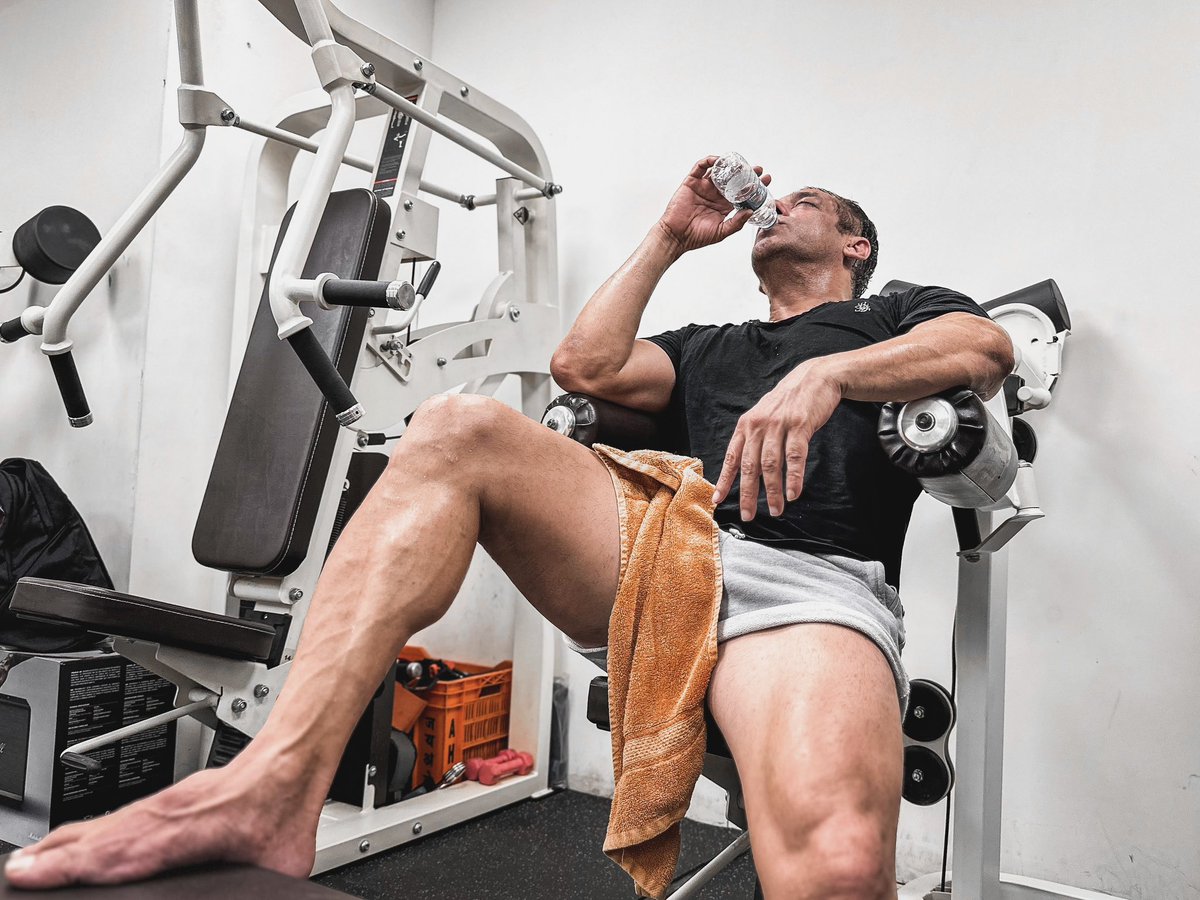 Love hating legs day . Halat kharaab 
<a href="/beingstrongind/">Being Strong</a> 
#BeingStrong #KBKJ