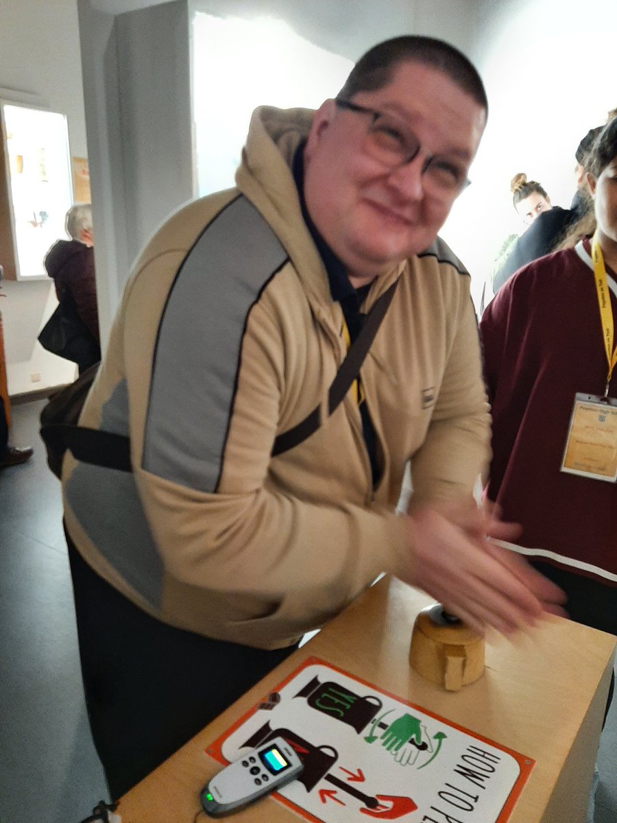 Mr Farrell tweet media