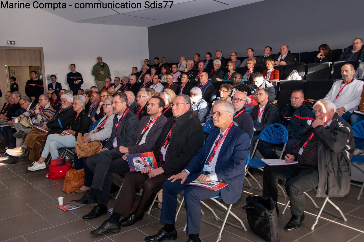 Sapeurs-Pompiers 77 tweet media