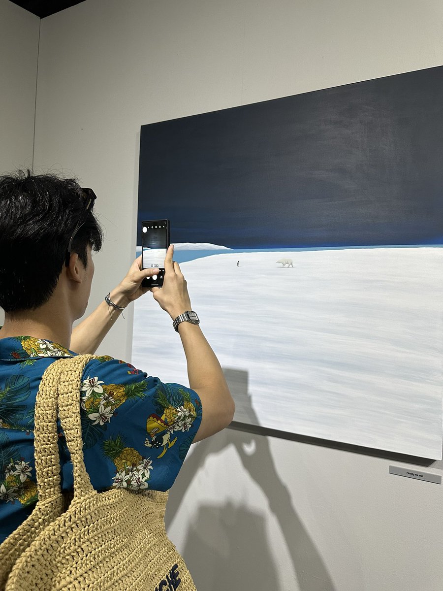 xiseks's tweet photo. whale and bear https://t.co/0gO2AlkgzR