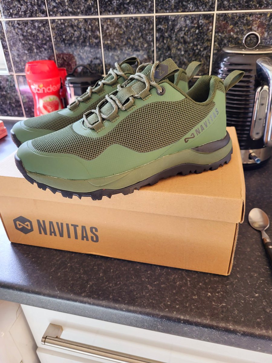 pdavis43's tweet photo. Treated meself to a new pair of fishing trainers, i do love a prezzie even if i bought em myself #suchachild ๐คฃ๐ฃ๐ฃ๐ฃ https://t.co/kc5AU2DhuE