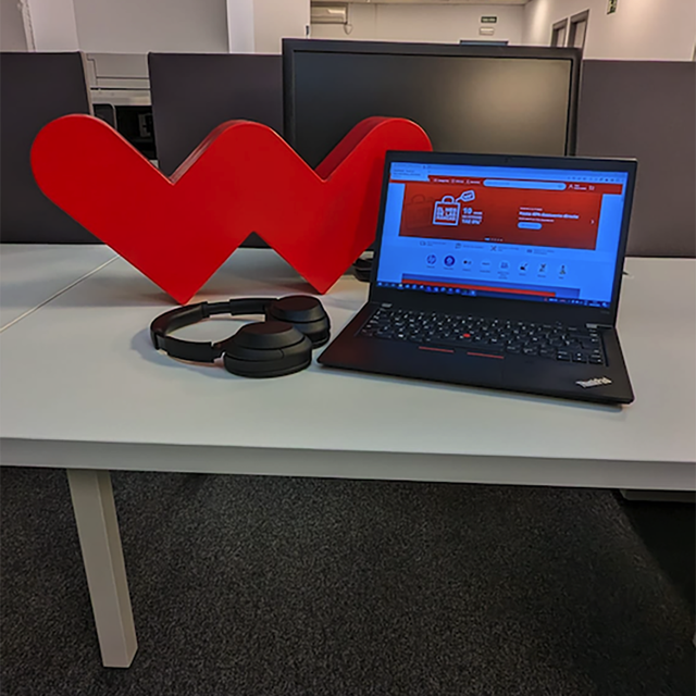 newskill_ES's tweet photo. Número 3: @WortenES
Hay que darle un par de vueltas al concepto de oficinas eh. Este set-up está tan vacío que ni esa W gigante consigue llenarlo.
RT si crees que se merece nuestro #NewskillUpdate https://t.co/9NCYvYI1ki