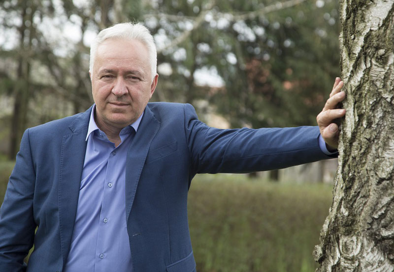 Još jedan novinar u Srbiji suočio se sa šokantnom presudom, tuđe reči su vrednosni sudovi a njegove - uvreda
glaszapadnesrbije.rs/561516/u-zatvo…