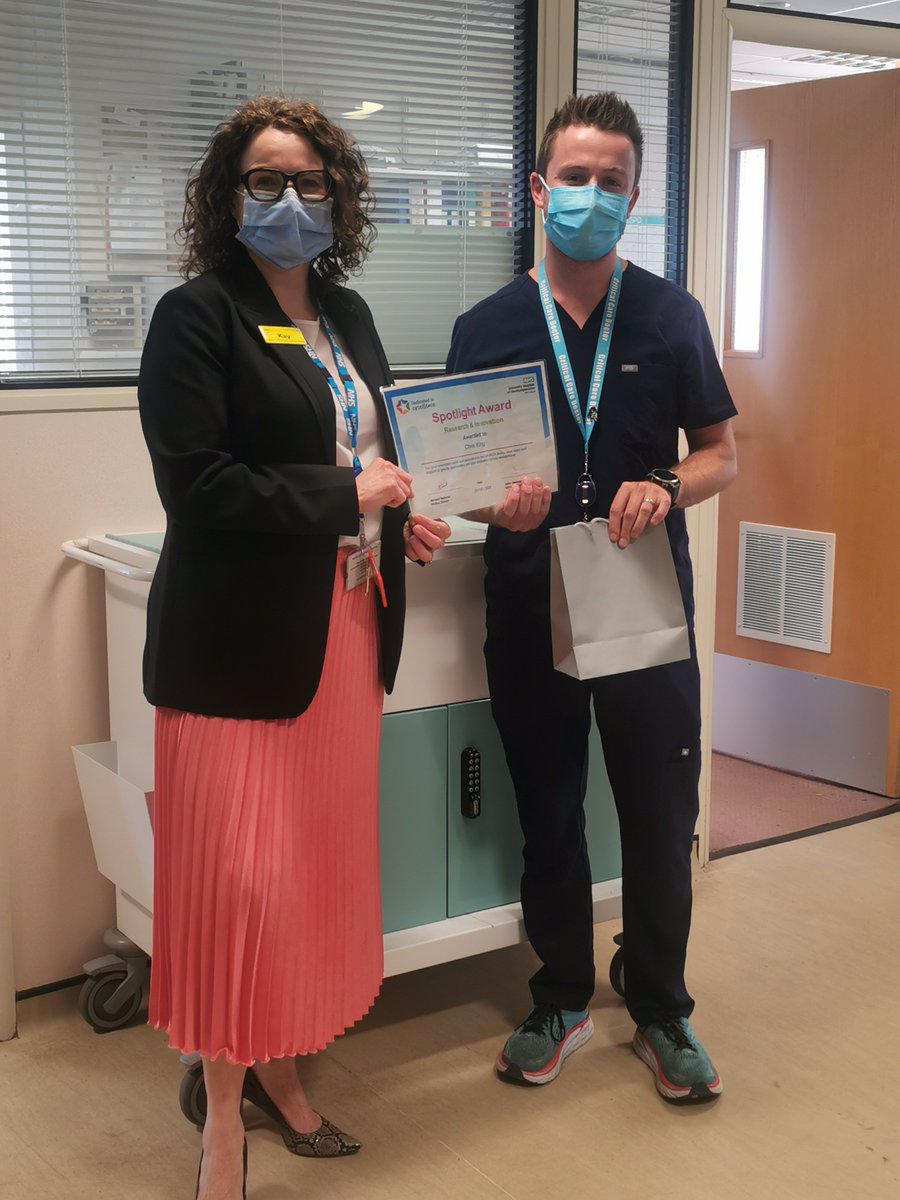 Congratulations to Chris King who recently received a Research and Innovation Spotlight Award. 

A huge thank you to Chris for being exemplary member of the UK-ROX Study Team

@NGHnhstrust #NGH #research #nghresearch #spotlightaward #teamngh #proud_NGH