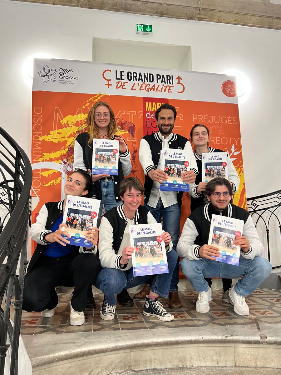 EstLGADDICTION's tweet photo. 👫 La clôture du Mars de l'#égalitéFH à #Grasse Campus avec tous les acteurs du territoire @ComAgglo et @JeromeViaud : engagés pour tendre vers l'égalité réelle ! https://t.co/ScpbUqQ1QZ
