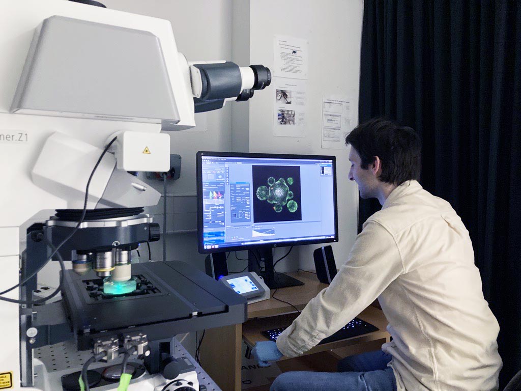slcuplants's tweet photo. Happy #WorldMicroscopeDay! 🔬
We are lucky to have a fantastic range of microscopes from macro-imaging/photography through to stereofluorescence, confocal, raman and scanning electron microscopy and an AMAZING team (Ray, Gareth and Martin) who help make every day microscope day! https://t.co/oyXZREsxVa