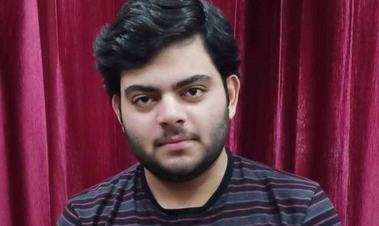 BBCHindi's tweet photo. अतीक़ अहमद के बेटे के 'एनकाउंटर' की सीएम योगी ने की तारीफ़, डिप्टी सीएम ने बताया 'ऐतिहासिक' 
पूरी ख़बर- https://t.co/arCnpSTR35 https://t.co/HwewKbZ4XJ