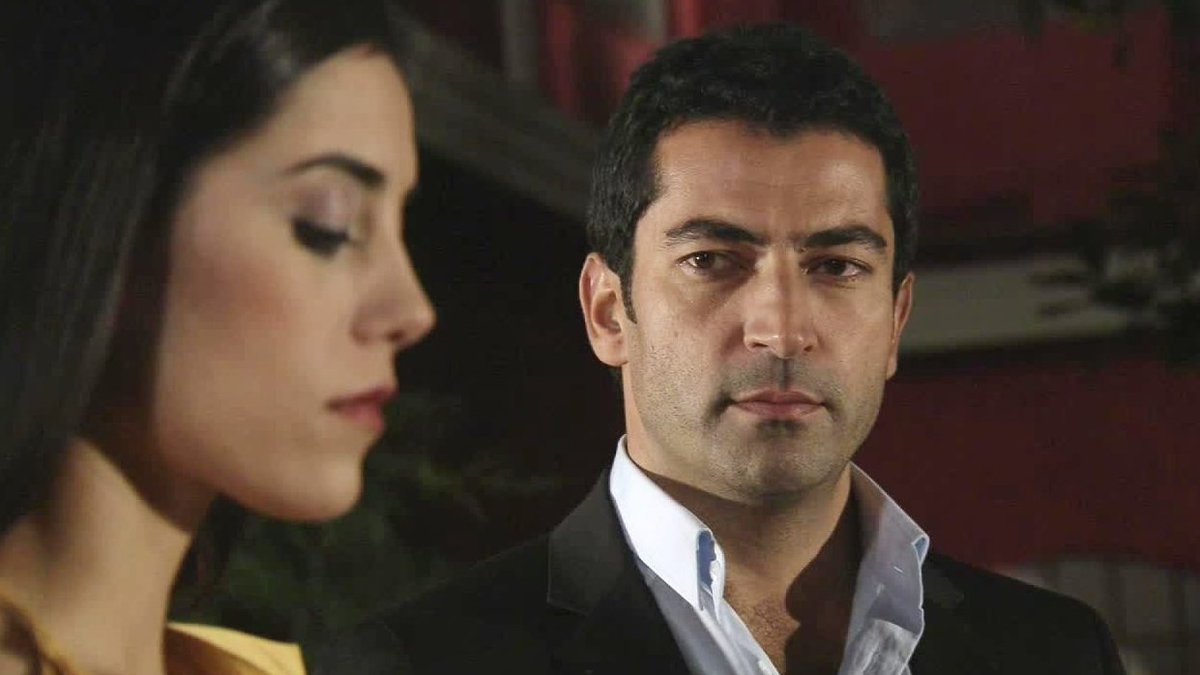 Benim hiç gönlümü almadın. Ben hep bir köşede kendi kendime affettim seni."