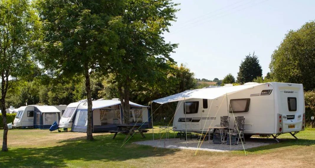 Camping_Direct's tweet photo. The touring pitches at River Valley Holiday Park are all spacious, level & beautifully manicured, hardstanding or lawn. Book with the site directly to secure a pitch.
https://t.co/aMVkvjqgAC
#Holiday #Camping #Touring #StaticCaravan #Coast #LondonApprentice #StAustell #Cornwall https://t.co/iLFn5Uzut5