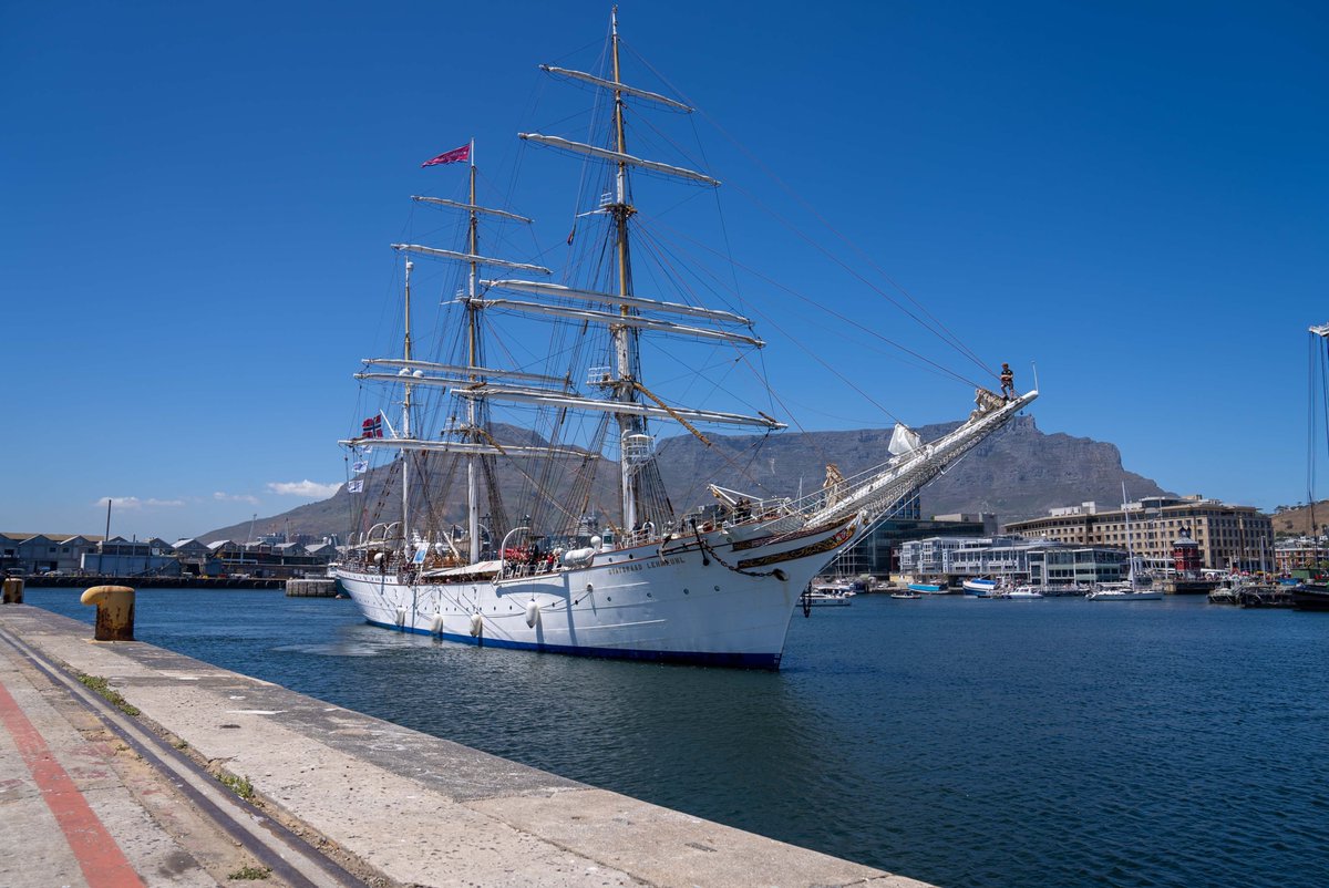 We are delighted to announce a number of @UiB activities during One Ocean Week when the city of Bergen welcomes tall ship Statsraad Lehmkuhl home to Bergen. 📷 from #CapeTown visit Jan 2023. #OOW23 #OOW23UiB #OneOceanExpedition 🌊 MORE ON OUR ACTIVITIES 👉 bit.ly/3MF6xiL