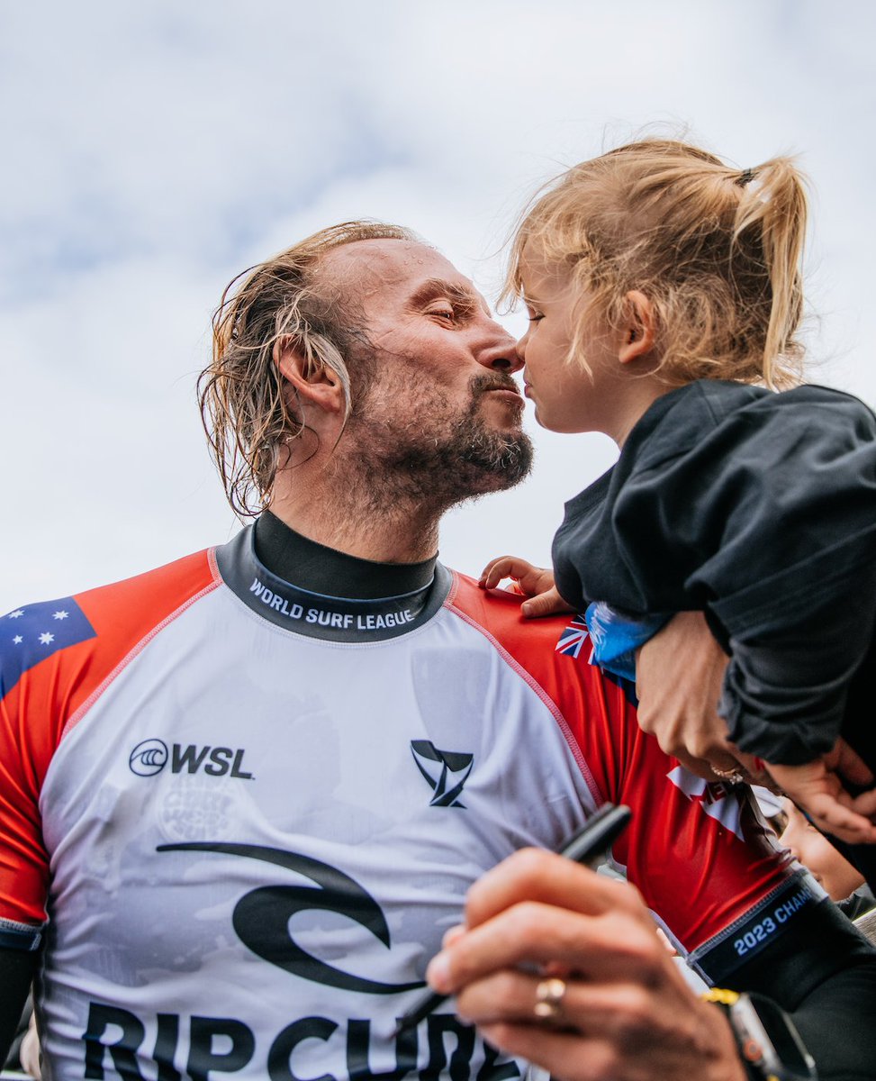 ripcurl's tweet photo. The moment Owen Wright retired from competitive surfing at the #RipCurlPro Bells Beach ❤️
We can't wait to see what's next! #YeahOw
For more on Owen and his career, hit the link -> https://t.co/nAJKfzpsvR https://t.co/y1Rw5MFNba