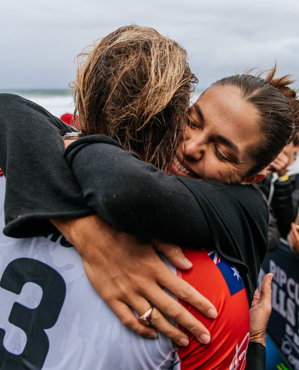 ripcurl's tweet photo. The moment Owen Wright retired from competitive surfing at the #RipCurlPro Bells Beach ❤️
We can't wait to see what's next! #YeahOw
For more on Owen and his career, hit the link -> https://t.co/nAJKfzpsvR https://t.co/y1Rw5MFNba