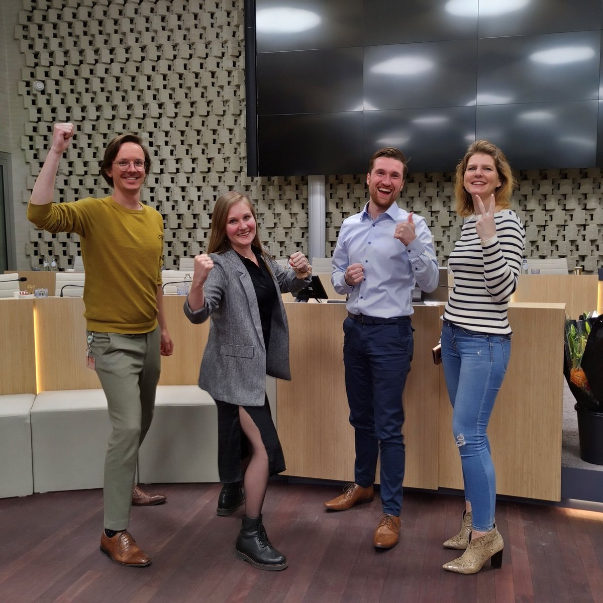 Je hebt nog 3 dagen om te solliciteren! 😁

Draag jij graag je steentje bij aan het diervriendelijker, groener, eerlijker en duurzamer maken van Eindhoven? En ben jij een organisatorische duizendpoot? Dan is dit misschien iets voor jou.😁

 tinyurl.com/3b5uj38p 👈