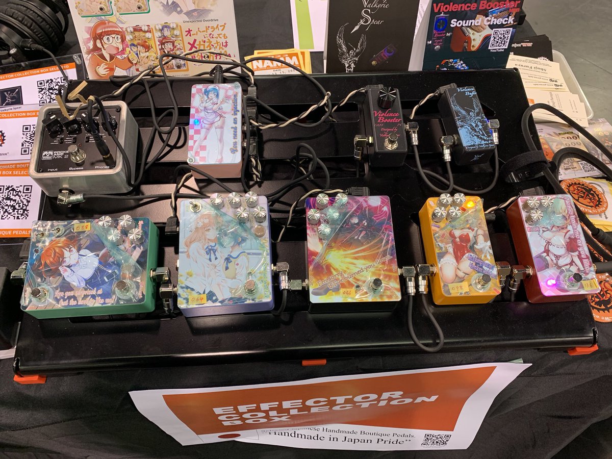 VALKYRIE_SPEAR's tweet image. 遂にNAMM Show 2023開幕！
私は現地にいませんが送られてきたブースの写真にテンション上げ上げです！！

Valkyrie SpearとしてはViolence Booster MK IIとViolence Buffer(海外版)を展示してます。

ブースはDelicious audio’s stompboxさんのところです。

#namm2023 #NAMMshow #NAMMshow2023