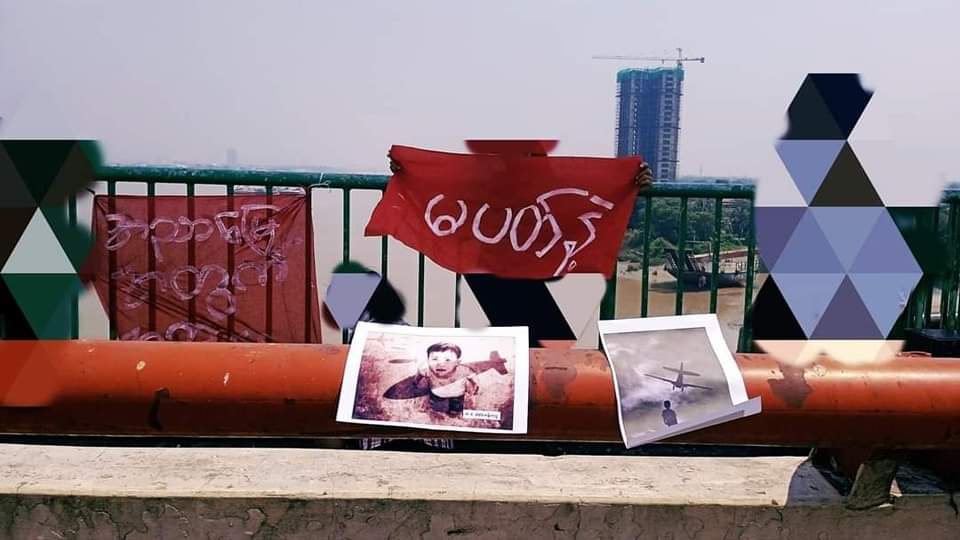 NantEiThandar's tweet photo. Shwe Pyi Thar Strike Committee, Student Union and youths from #ShwePyiThar Twp, staged a protest against the #MilitaryDictatorship at somewhere of #Yangon on Apr13.
#RevolutionaryThingyan
#2023Apr13Coup
#WhatsHappeningInMyanmar https://t.co/Zp0ohT9t69