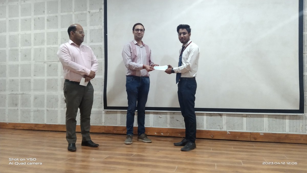 CodeQuotient's tweet image. Thrilled to sponsor fees for our CQ-SEP students Shourya Pratap Singh &amp;amp; Vansh Gupta, who have also received a pre-placement offer at CodeQuotient.
 
Our mission is to empower students to reach their full potential. 

Congrats on your accomplishments! 

#CodeQuotient #CQSEP