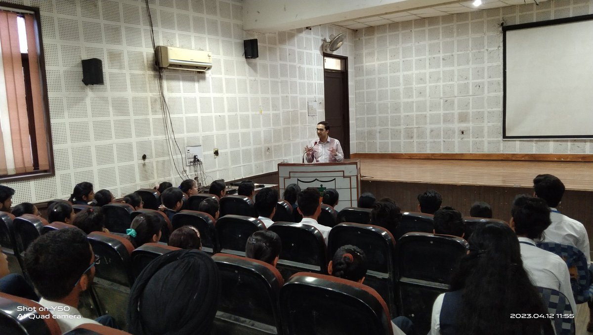 CodeQuotient's tweet image. Thrilled to sponsor fees for our CQ-SEP students Shourya Pratap Singh &amp;amp; Vansh Gupta, who have also received a pre-placement offer at CodeQuotient.
 
Our mission is to empower students to reach their full potential. 

Congrats on your accomplishments! 

#CodeQuotient #CQSEP