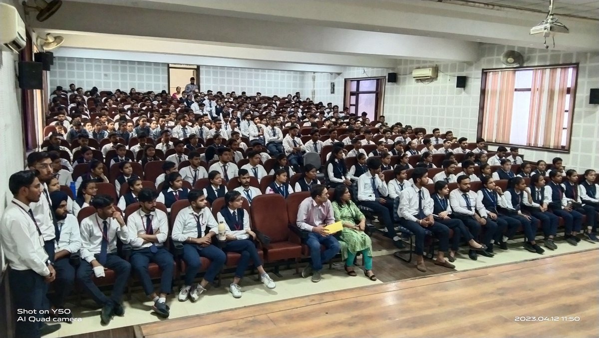 CodeQuotient's tweet image. Thrilled to sponsor fees for our CQ-SEP students Shourya Pratap Singh &amp;amp; Vansh Gupta, who have also received a pre-placement offer at CodeQuotient.
 
Our mission is to empower students to reach their full potential. 

Congrats on your accomplishments! 

#CodeQuotient #CQSEP