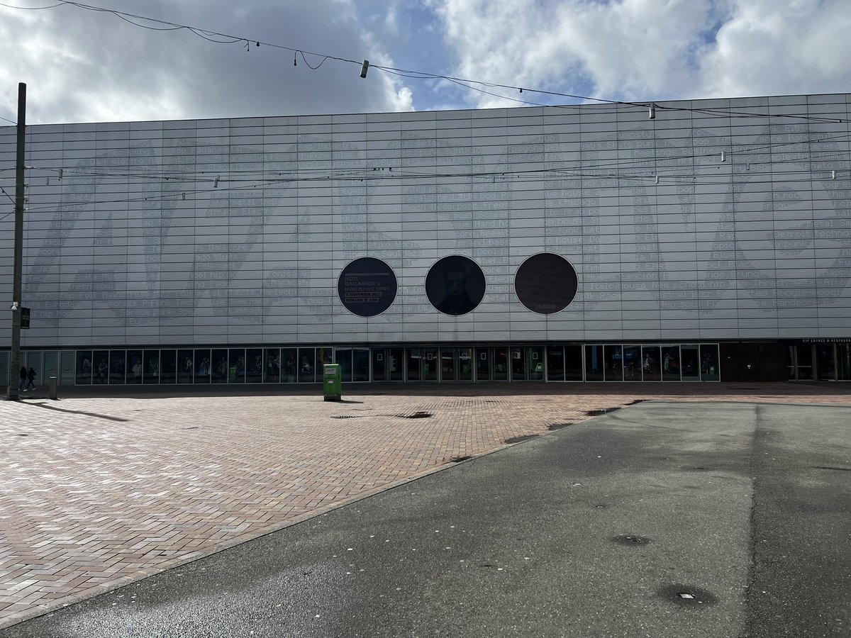 iAvrilSpain_'s tweet photo. Already here! 🥰 https://t.co/U5FiEobMNF