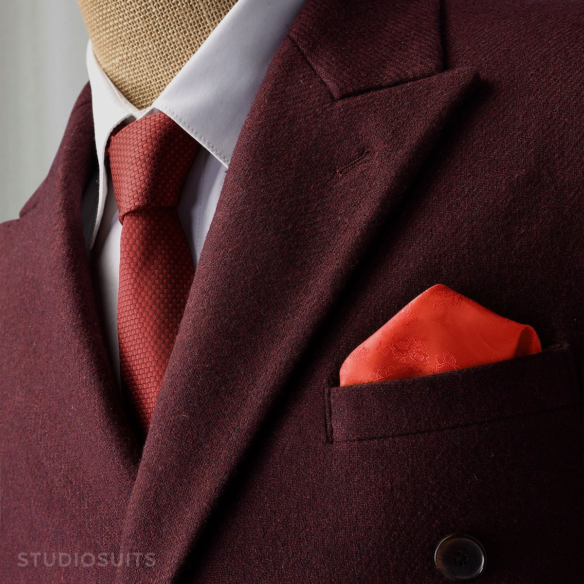 StudioSuits's tweet photo. Customer Order Spotlight!
Suit commissioned by our Client from Oregon, United States.
Make a sharp choice between comfort and style with our Dark Wine Heavy Tweed Suit that makes a solid impression,
Shop for this style here: https://t.co/z5m8Ym2LW1
#studiosuits #thursdaylook https://t.co/tYalUagK4X