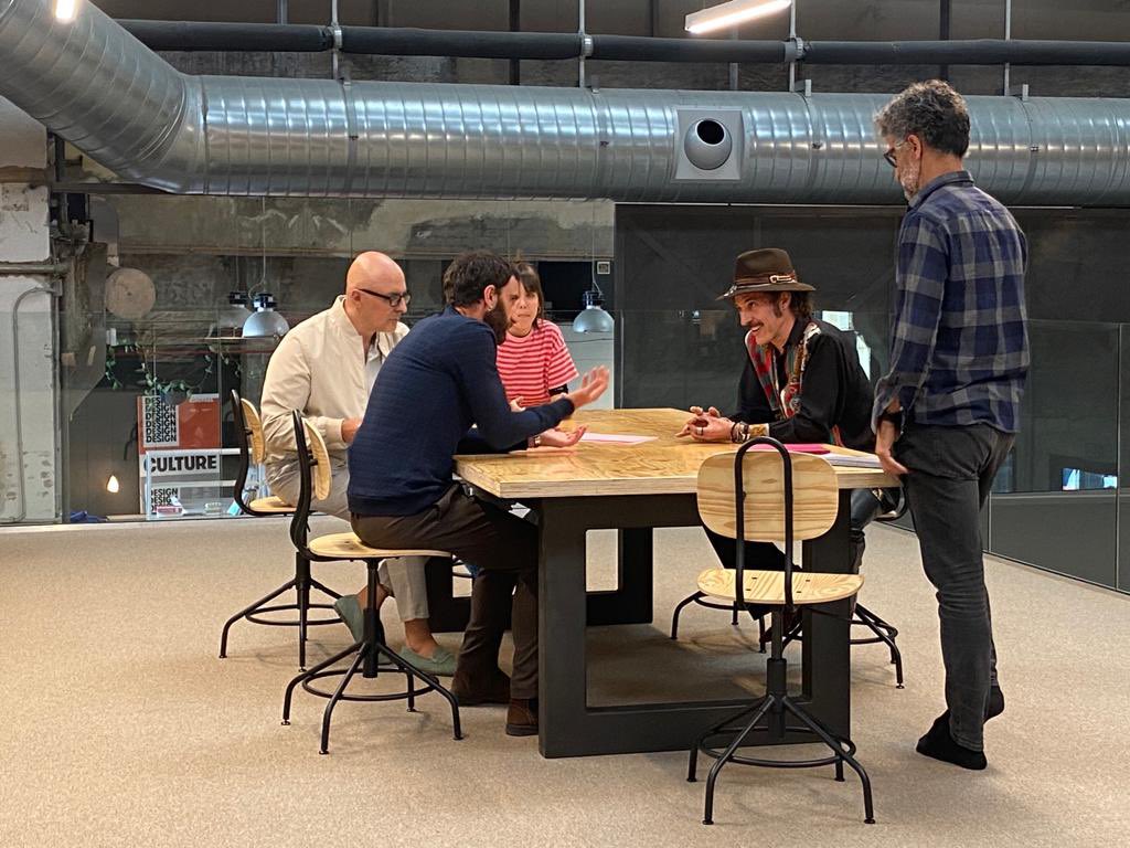 .
.
.
ESCENARIO IED KUNSTHAL 

El pasado día 11 de abril, tuvimos la oportunidad de acoger en IED Kunsthal Bilbao el rodaje de la película El Bus de la Vida, protagonizada x <a href="/DANIROVIRA/">Dani Rovira</a> y dirigida x Ibon Cormenzana.

Noticia IED K -> bit.ly/3MGbbgj

#elbusdelavida
.
.
.