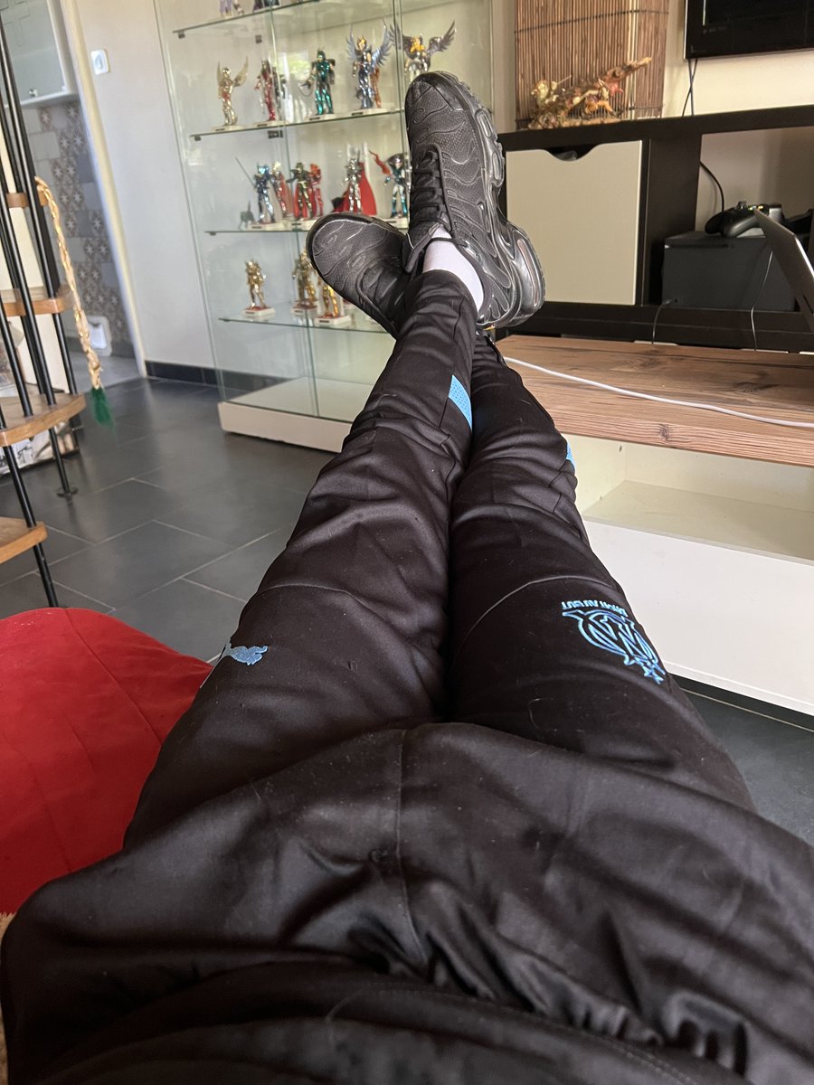 DjefMastersnake's tweet photo. au pied les clebards!! #masterkiffeur #mindfucker #cashmaster https://t.co/pdy55EyHEn