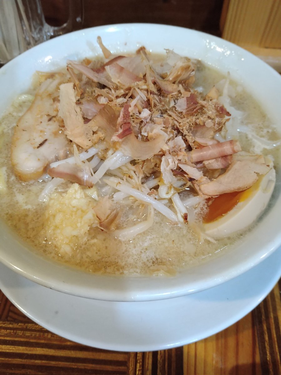 8hiky's tweet photo. ニンニクアブラマシ https://t.co/IPfLAcYY1g