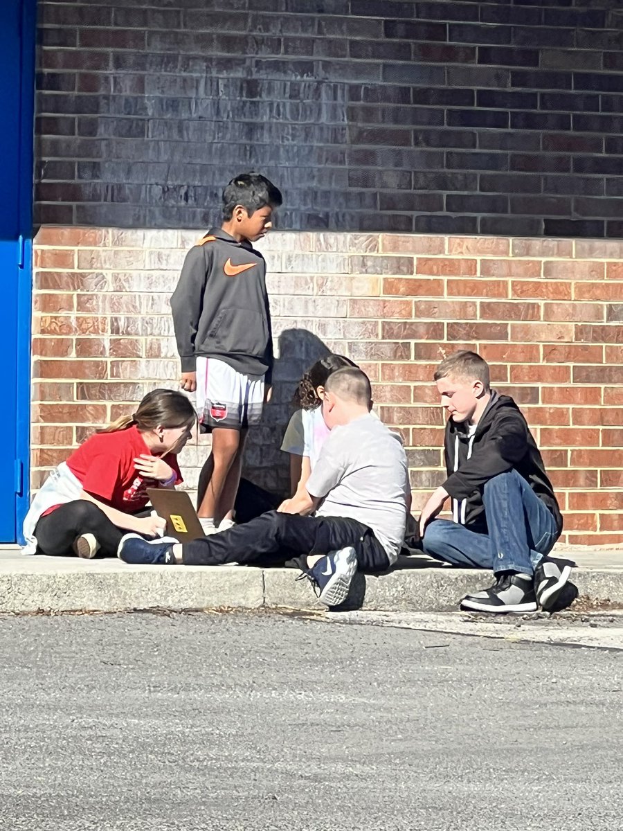 Mrs_M_Brady's tweet photo. Our 6th Grade ELA classes did an “Amazing Race” to get ready for testing next week! @LHMS_Patriots ✏️📖 https://t.co/gjhS6g6zWi