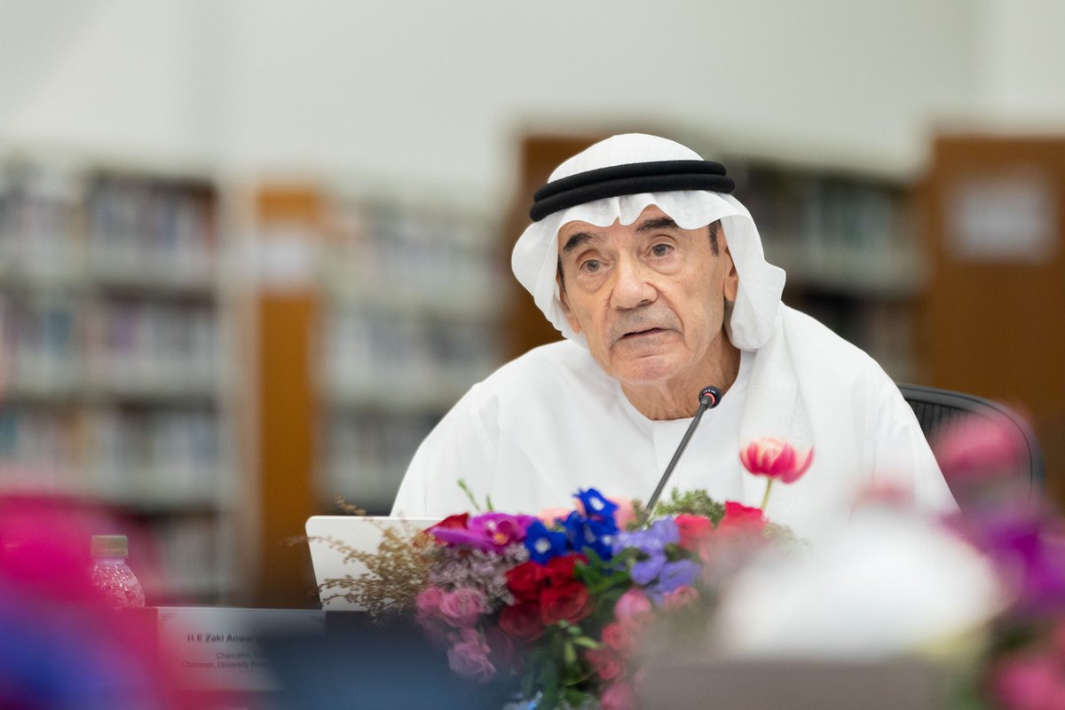 UAEU_NEWS's tweet photo. برئاسة معالي زكي أنور نسيبة - الرئيس الأعلى للجامعة:
انعقاد اجتماع مجلس أمناء جامعة الإمارات في منصة الشيخ زايد في المكتبة الرئيسية بجامعة الامارات https://t.co/Q9JVvXxdp9