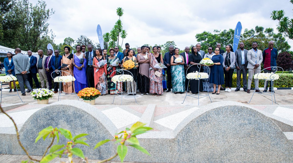 Unity_MemoryRw's tweet photo. Uyu munsi, Hon. Min. @DrDamascene yifatanyije n’Abanyarwanda n’abandi bayobozi mu gusoza icyumweru cy’icyunamo #Kwibuka29. Mu ijambo rye, yahumurije imiryango yabuze ababo n’abitabiriye uyu muhango...
1/4 https://t.co/j1XdwDisnL