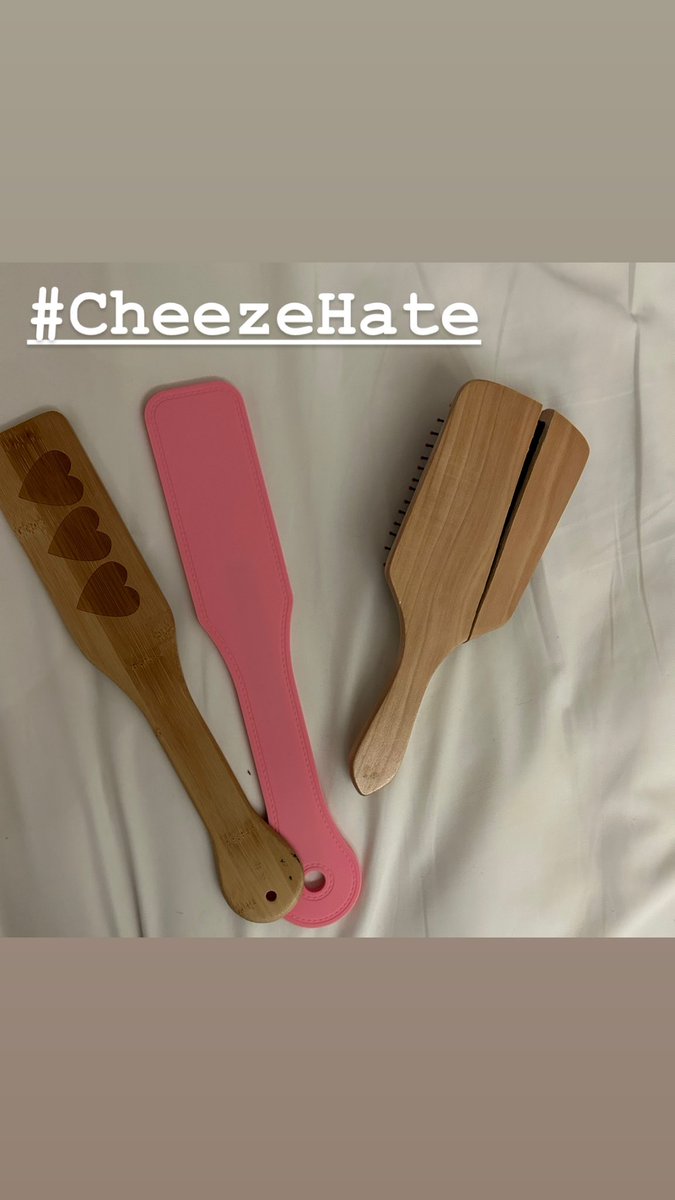 오랜만에 플 했는데 브러쉬 사망..🥲

#일플 #패들 #스팽 #펨키 #구인중